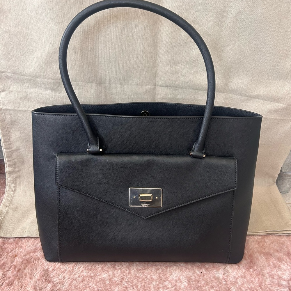 KATE SPADE NEW YORK
Post Street Halsey Leather Tote